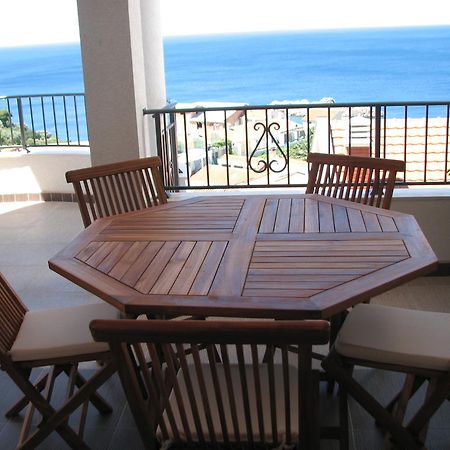 Apartments Leut Ilha Sveti Stefan Quarto foto