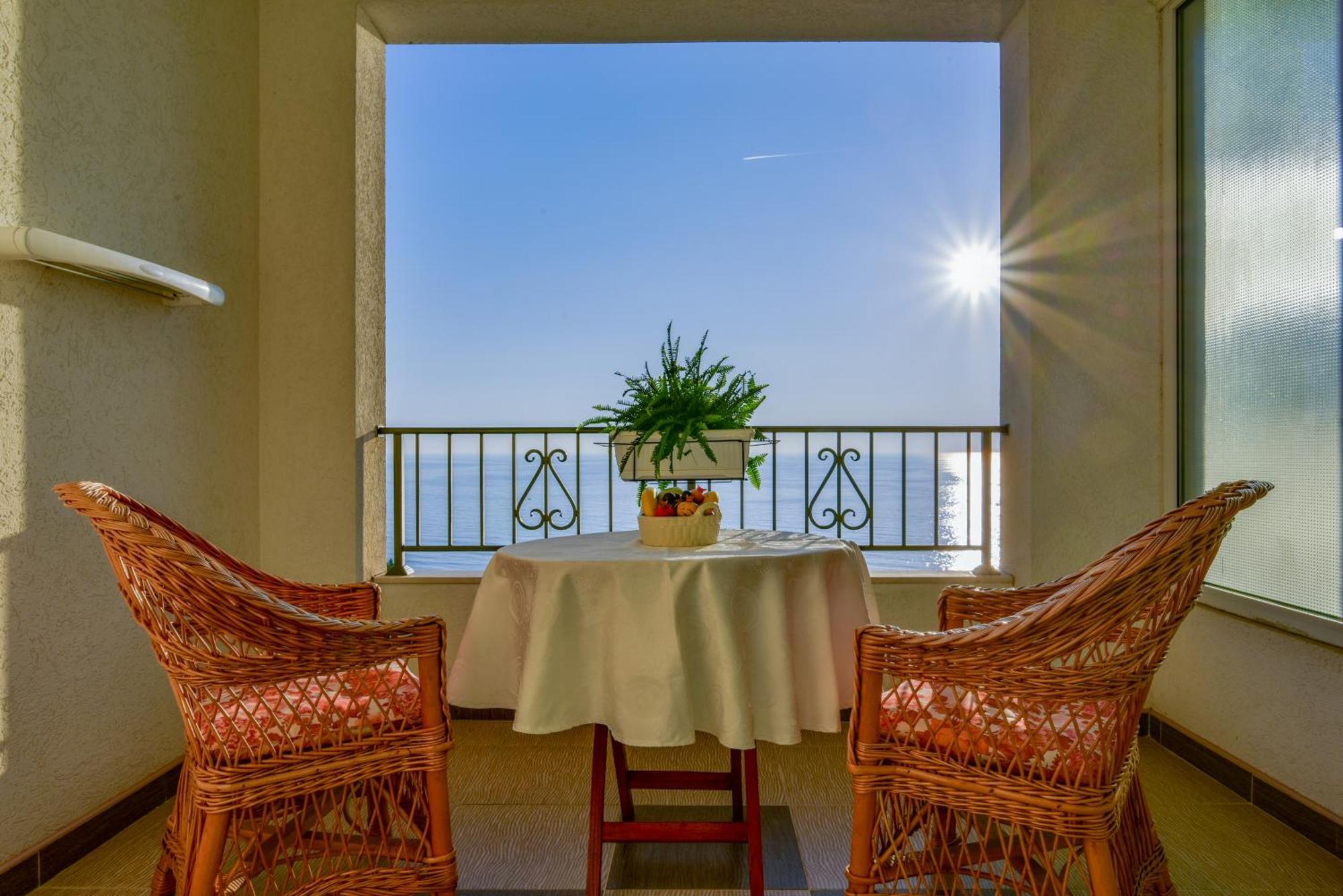 Apartments Leut Ilha Sveti Stefan Quarto foto