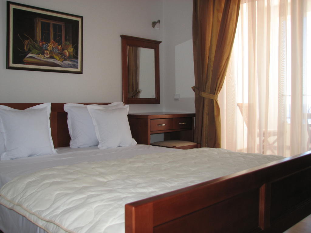Apartments Leut Ilha Sveti Stefan Quarto foto